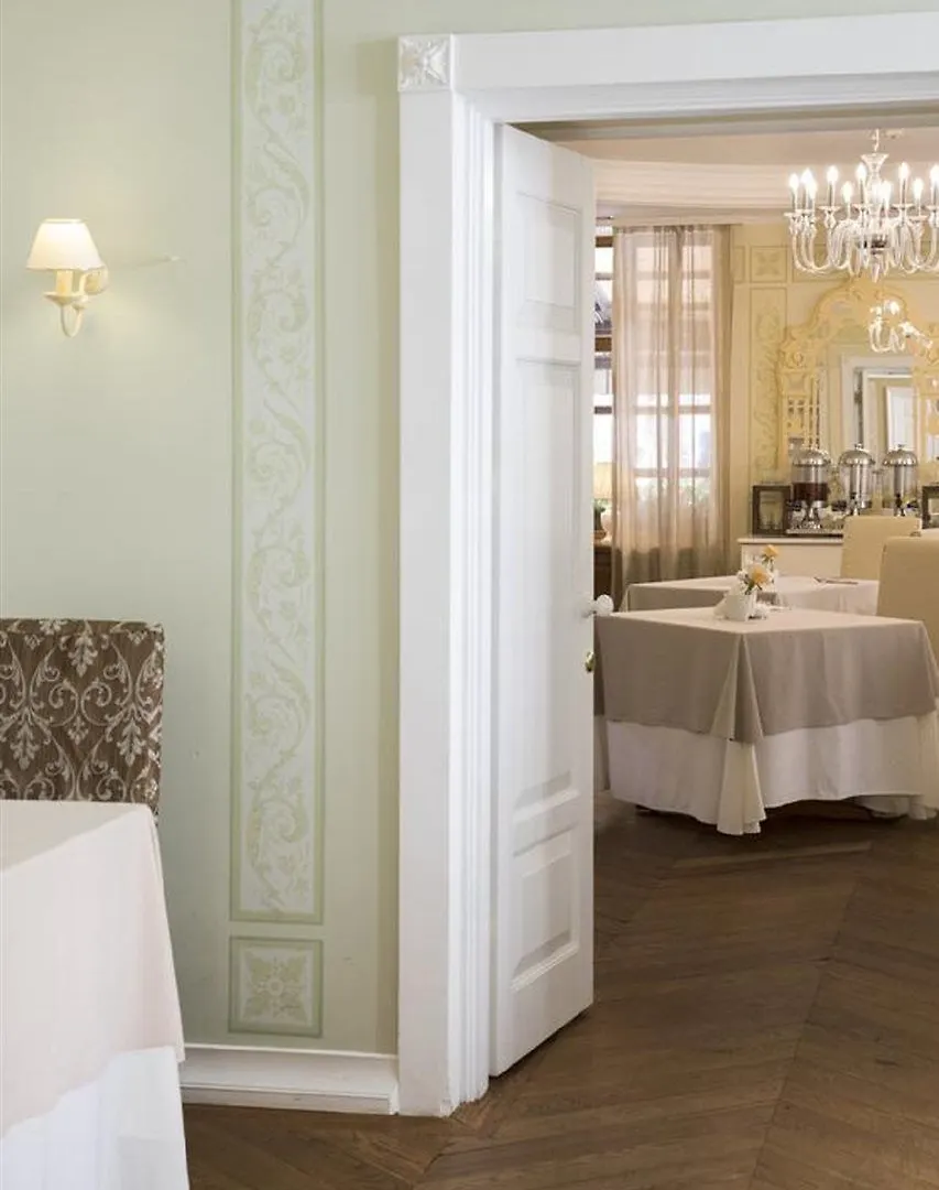 Hotel Leopolis 5*, Leópolis Ucrania