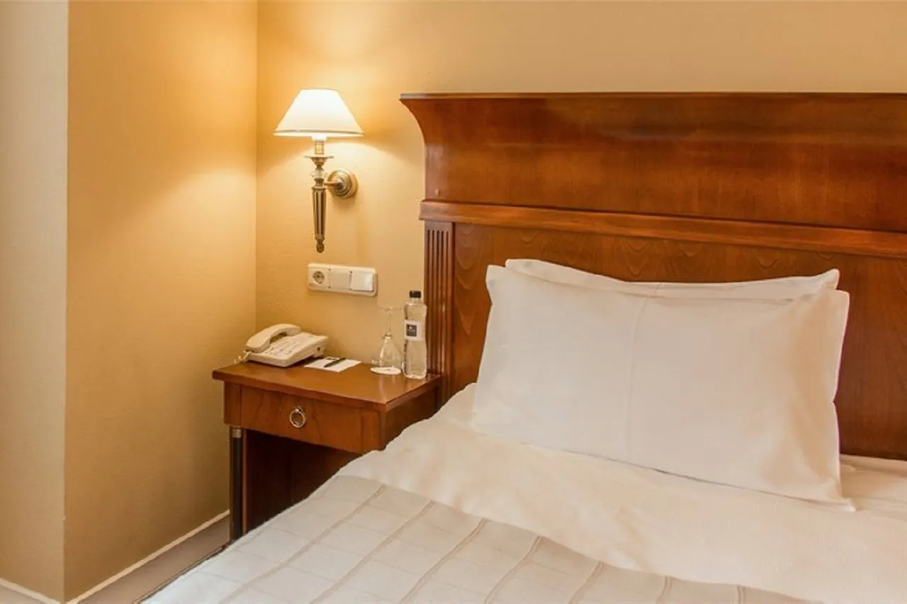 Hotel Leopolis 5*, Leópolis Ucrania